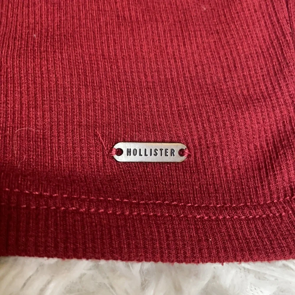 Hollister Burgundy Long‎ Sleeve Crop- Size Small
